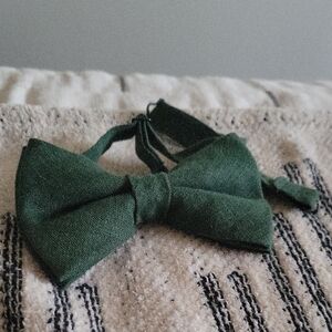Women's Linen Forest Green Bow Tie